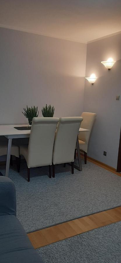 Flowers Apartament Apartment Pila Exterior photo
